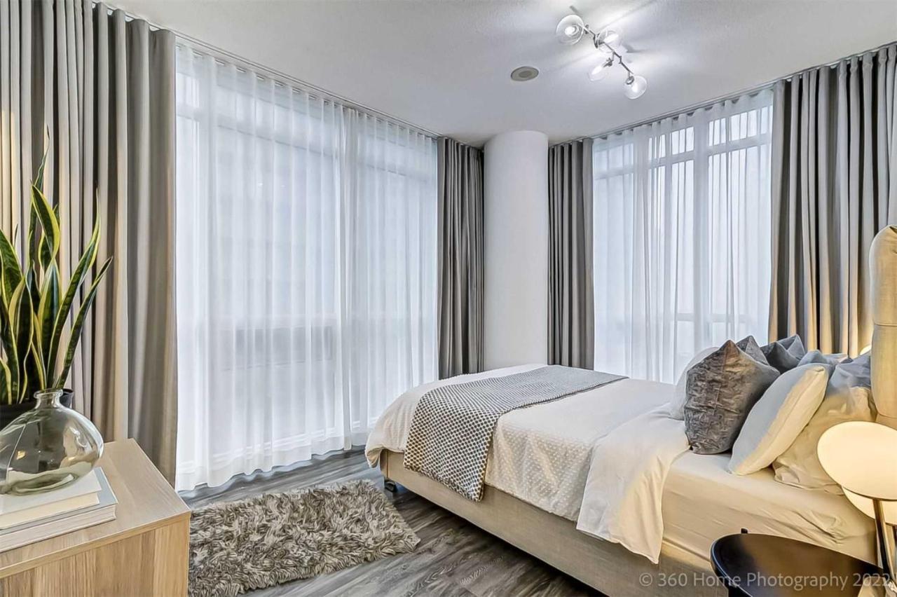 Prime Location - Stunning 2-Bdrm Condo Торонто Экстерьер фото